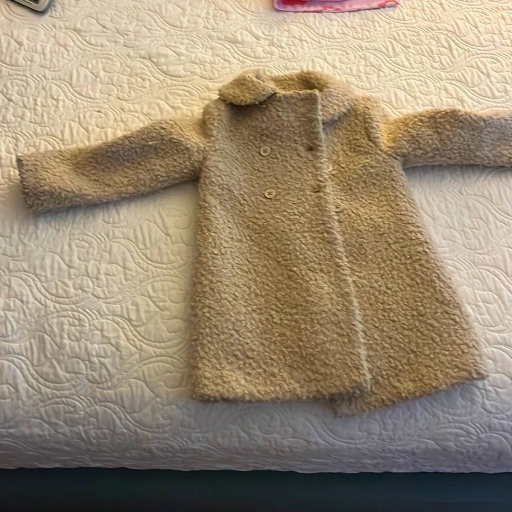 Janie and Jack cream coat size 3 -4 in mint condition !